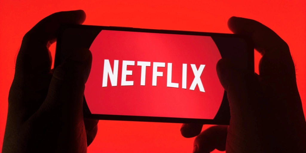 Efter årevis med streaming først ændrer Netflix kurs: Nu gør selskabet noget, det aldrig har gjort før