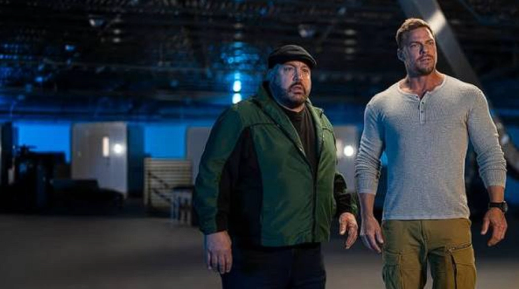 Kritikerne holdt tommelfingeren nedad – men Reacher-stjernen Alan Ritchsons nye film er alligevel et hit på Prime Video